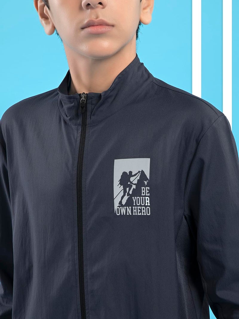 TECHNOSPORT Boy's Slim Fit Graphic Print Zipper Jacket With SPF50+, Quick Dry for Regular Use - (BJB164CNG_Carbon Grey_7-8 years) - Image 3