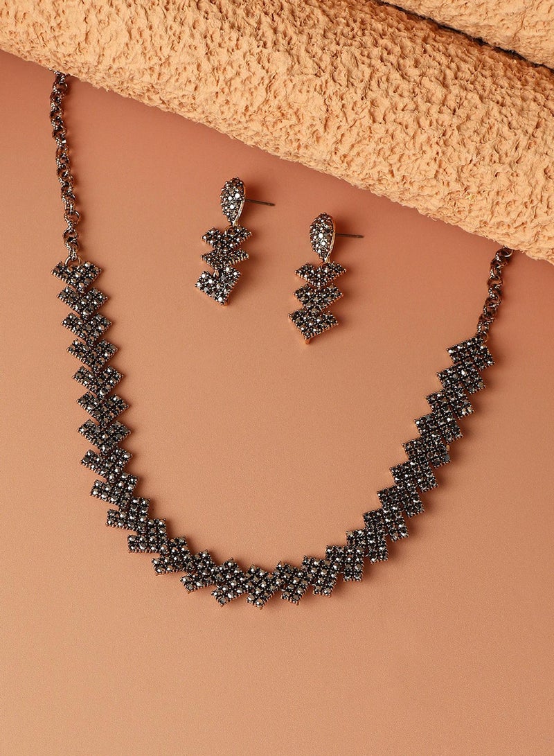 SOHI Crystal Arrowhead Artificial Jewellery Set - Image 4
