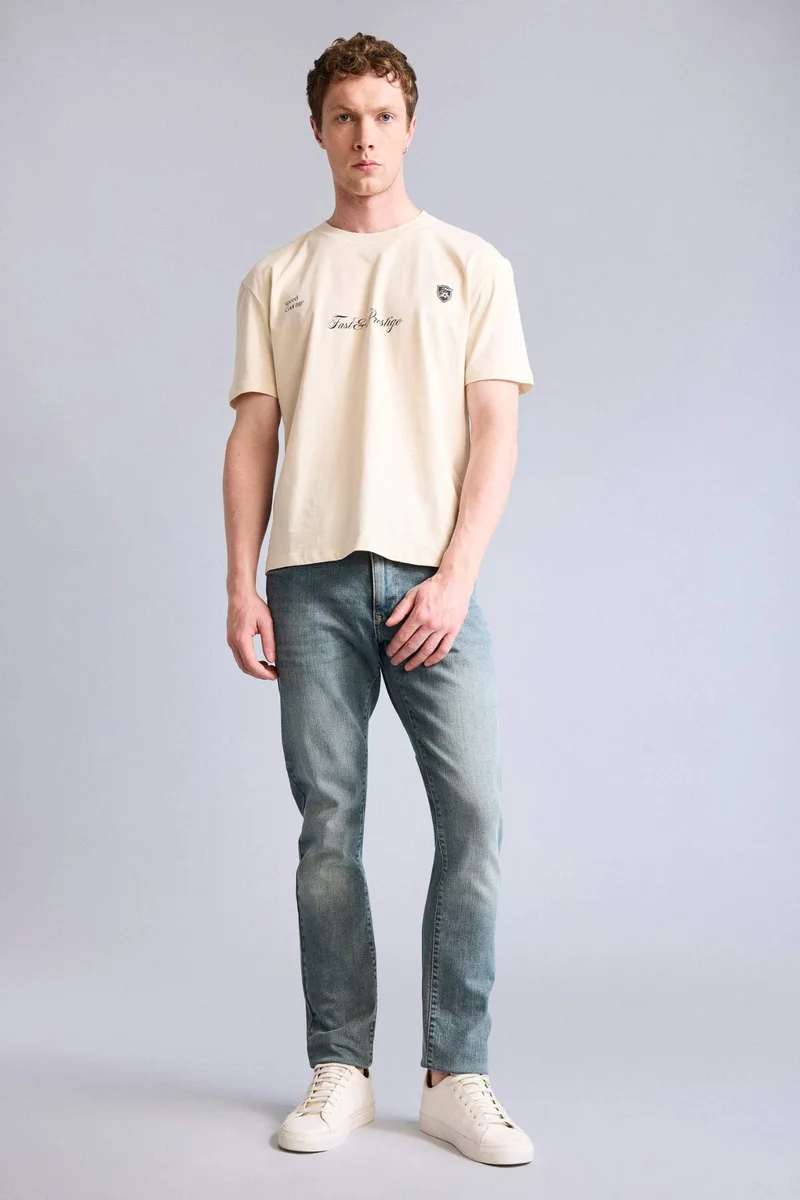 ديفاكتو Regular Fit Short Sleeve T-Shirt