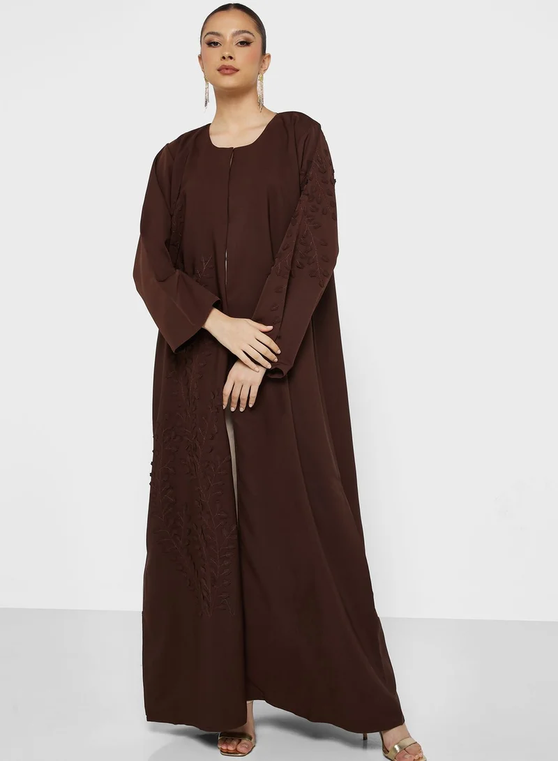 hayas closet Embroidery Detail Abaya