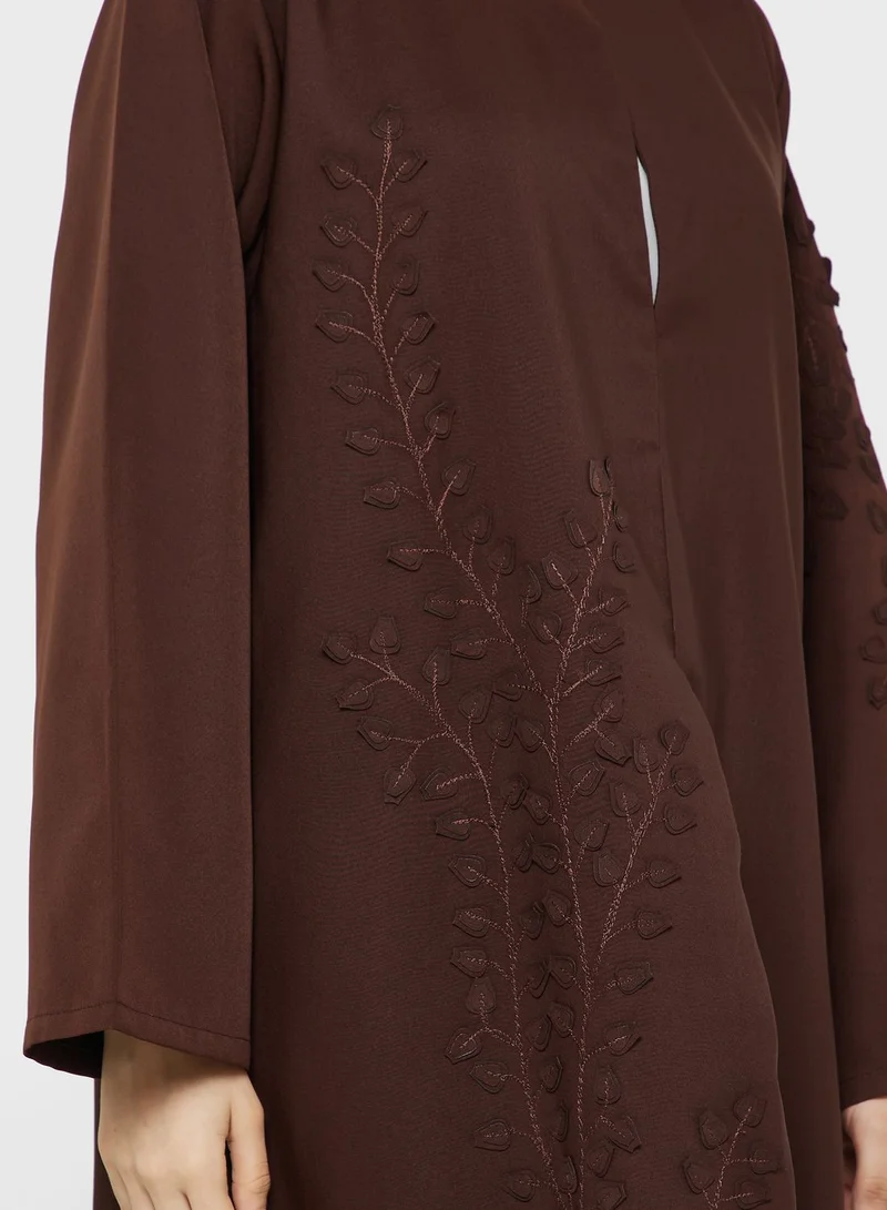 hayas closet Embroidery Detail Abaya