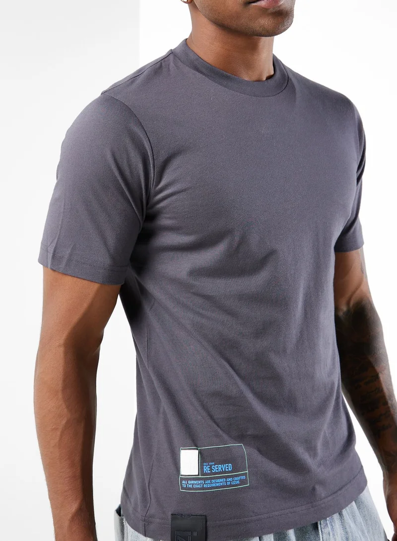 izzue Back Logo Printed T-Shirt