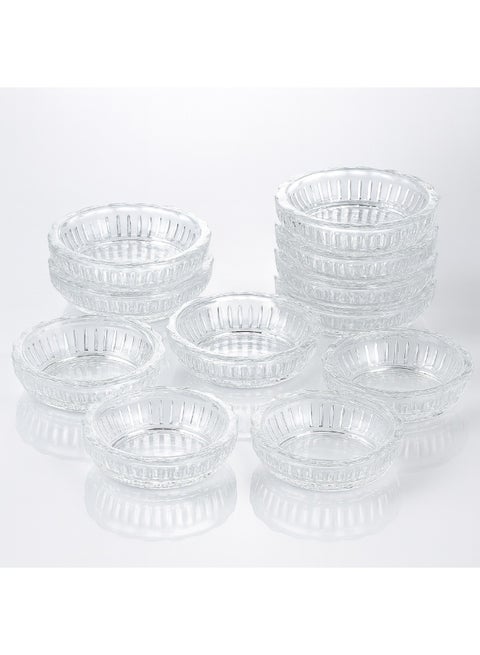 Add a touch of elegance to your serving moments with this set of 10 clear glass bowls, each measuring 9 cm