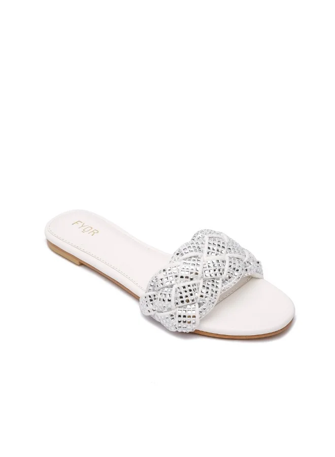 فايور صندل سلايد بتصميم مضفر مرصع بالماس