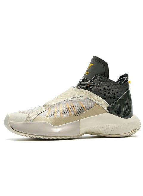 New High Top Comfortable and Breathable Basketball Shoe