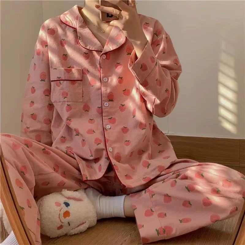 طقم بيجامة نسائي بأكمام طويلة وفتحة أمامية - Image 4