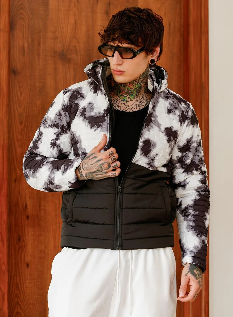 Campus Sutra Men's Dye-Block Quilt Puffer Jacket | Hood-Stand Collar , Long Regular Sleeves , Zipper Closure , Straight Hem | Colourblock Woven Textured For Casual & Daily | Black & White