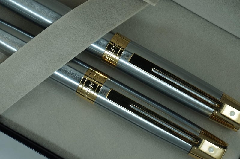 SHEAFFER مجموعة شيفر 300 المحدودة - قلم حبر سائل وقلم جاف ببرميل كروم مصقول وتفاصيل ذهبية - Image 5