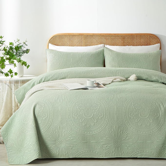 FULLQUEEN QUILT SET SAGE GREENULTRASONIC EMBOSSED BEDSPREAD LIGHTWEIGHT MICROFIBER COVERLET MODERN THIN BEDDING SET FOR ALL SEASON 3 PIECE1 QUILT2 PILLOW SHAMS