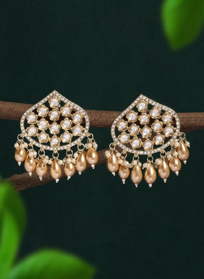Zaveri Pearls أقراط متدلية من اللؤلؤ زافيري مطلية بالذهب، مرصعة بالألماس النمساوي والكوندان والخرز للنساء - ZPFK17170 - Image 2