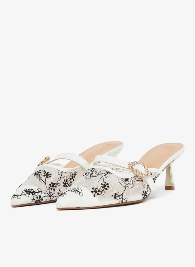 Styli Embroidered Pointed Toe Shoes