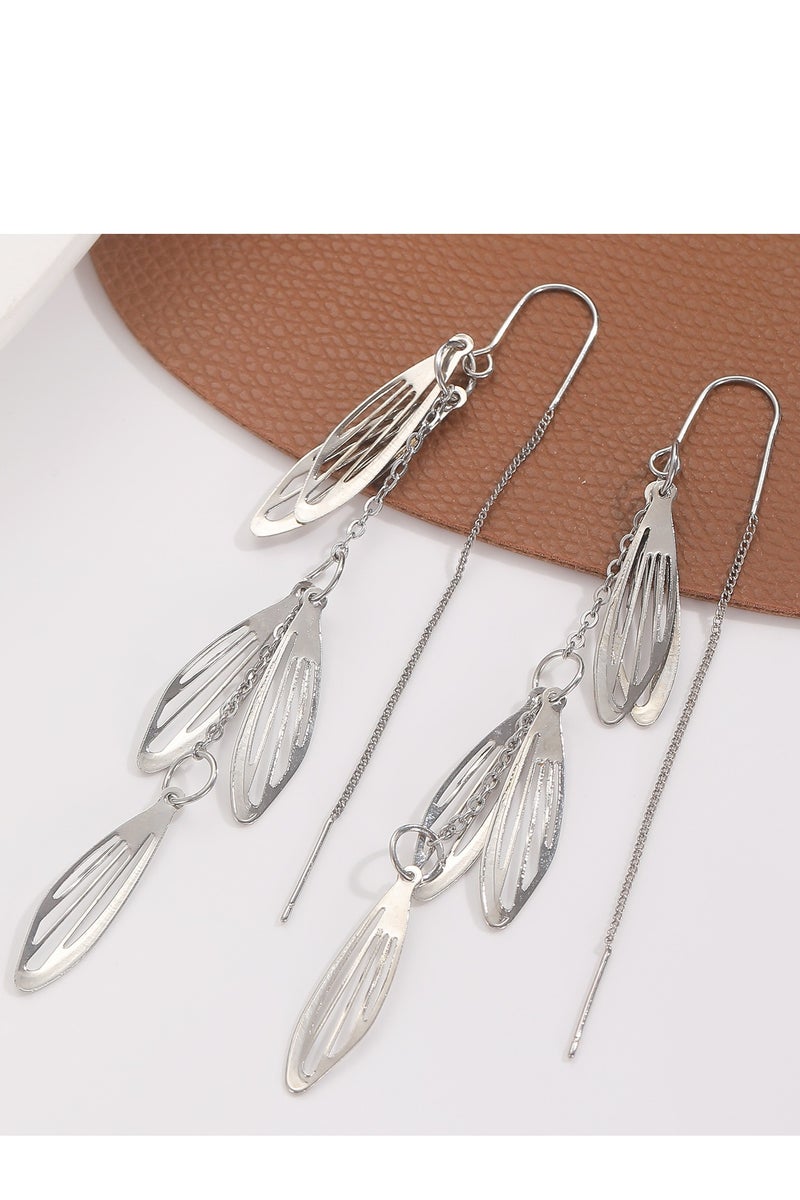 Hollowed-out leaf earrings for women. Fashionable, luxurious, niche design. Long fringed ear wire. - Image 1