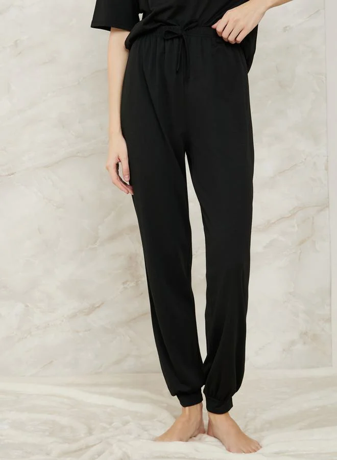 ستايلي V Neck Collared Shirt & Cuff Pyjama Set