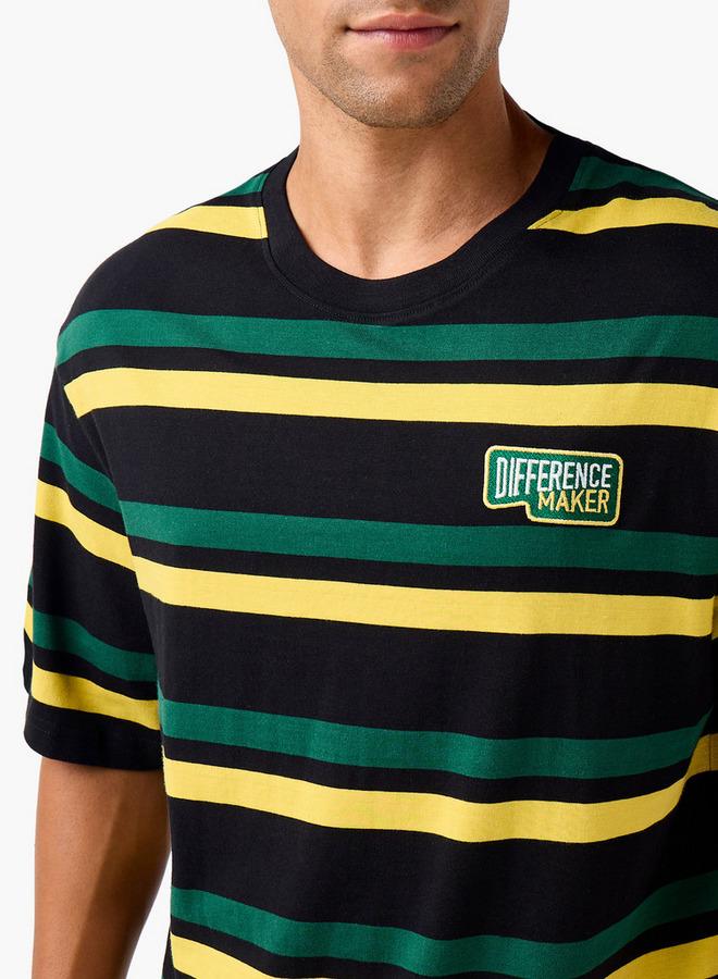 سبلاش فيڤ تي شيرت رجالي بقصة عادية ورقبة دائرية وأكمام قصيرة مخطط - Image 4