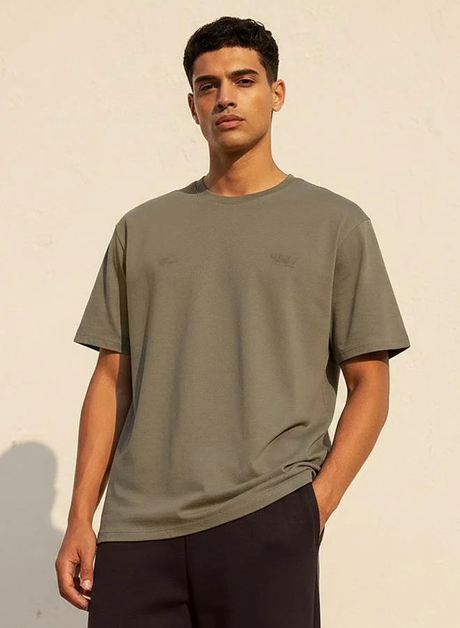 سبلاش فيڤ Men Regular Fit Crew Neck Short Sleeve Typographic Print T shirt
