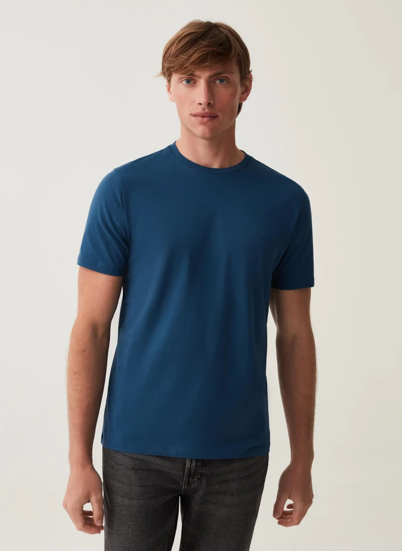 او في اس Two-pack T-shirts with round neck