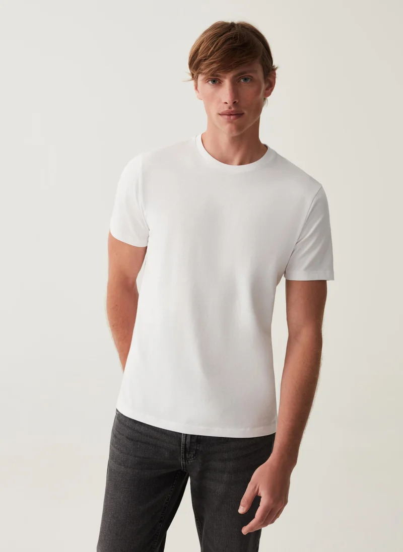 او في اس Two-pack T-shirts with round neck
