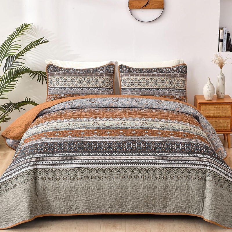 WONGS BEDDING مجموعة أغطية الأسر��ة بأسلوب البوهو لفصل الخريف، حجم كينغ كاليفورنيا، غطاء سرير بني بنقش مخطط، غطاء سرير خفيف من القطن الميكروفيبر، مناسب لجميع المواسم، مقاس 106" × 96" (3 قطعة) - Image 1