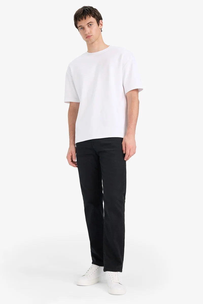 Defacto  Sergio Regular Fit Regular Waist Straight Leg Jeans for Men | Best Price UAE