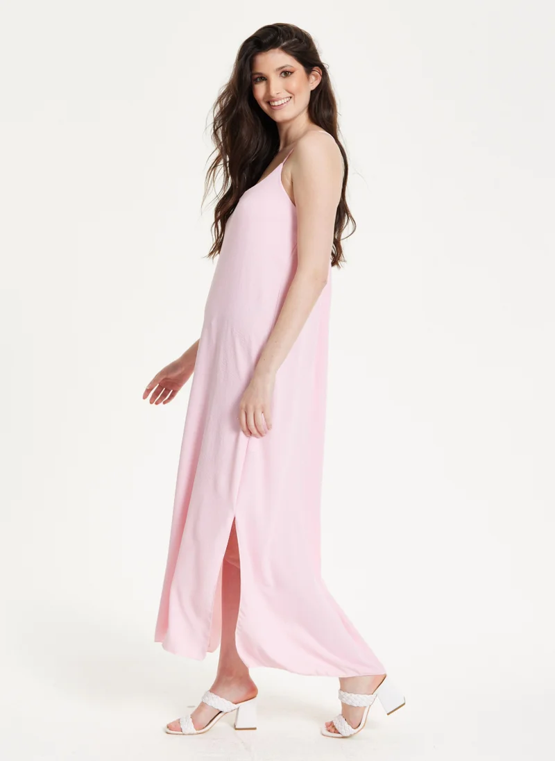 Liquorish فستان ماكسي وردي بظهر متقاطع