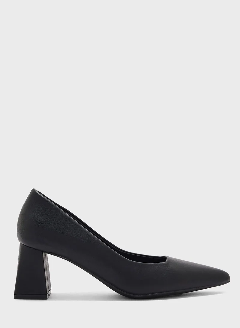 shoexpress Pointed Toe Mid Heel Pumps