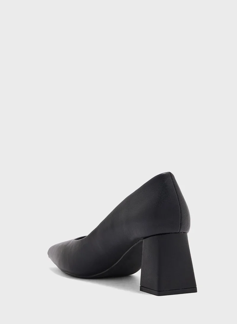 shoexpress Pointed Toe Mid Heel Pumps