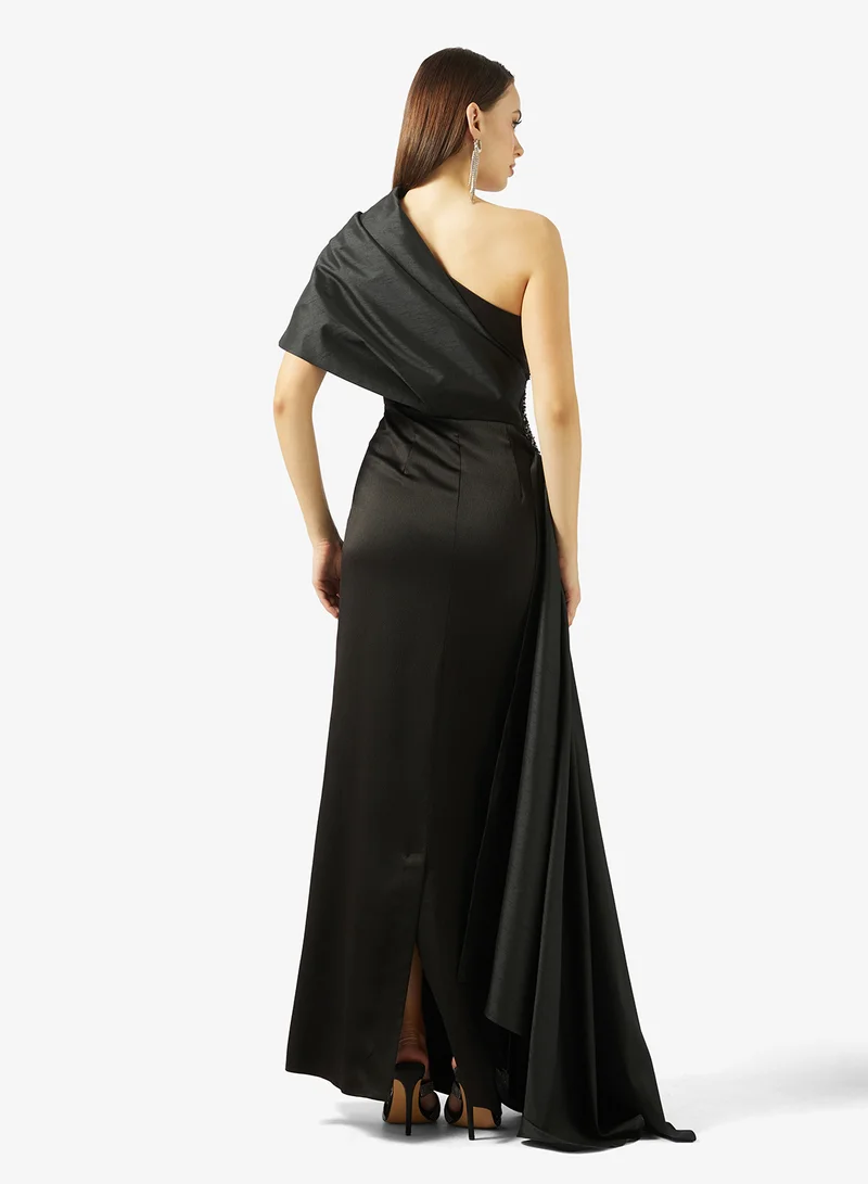 نمشي x فستان حورية البحر لامع بكتف واحد وطيات