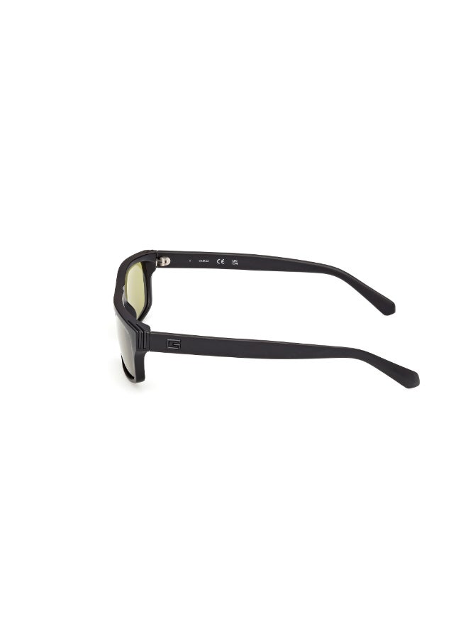 GUESS نظارات شمسية بلاستيكية من غس مع حماية من الأشعة فوق البنفسجية GU0027601A57 - Image 2