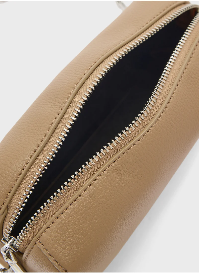 كالفن كلاين Plaque Detailed  Crossbody