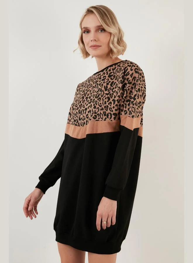 ليلا تونيك ليلا بطبعة جلد الفهد مقاس كبير بياقة مستديرة للنساء