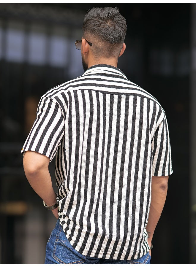مانياك قميص رجالي مخطط بياقة وأكمام 3/4 باللونين الأبيض والأسود من وافل محبوك - Image 2