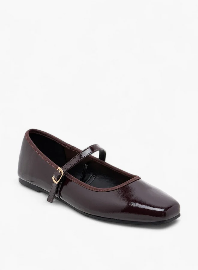 فلورا بيلا من شو إكسبرس Women's Textured Ballerina Shoes with Pin Buckle Closure