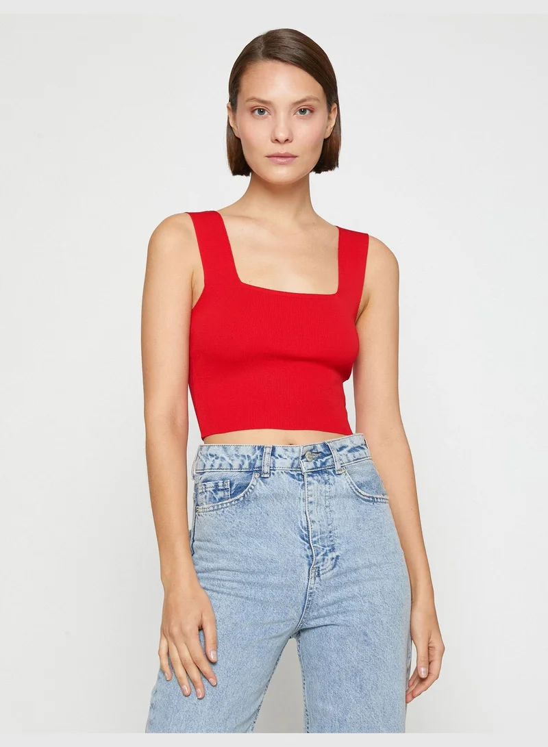 كوتون بلوزة قصيرة بحمالات عريضة وياقة مربعة