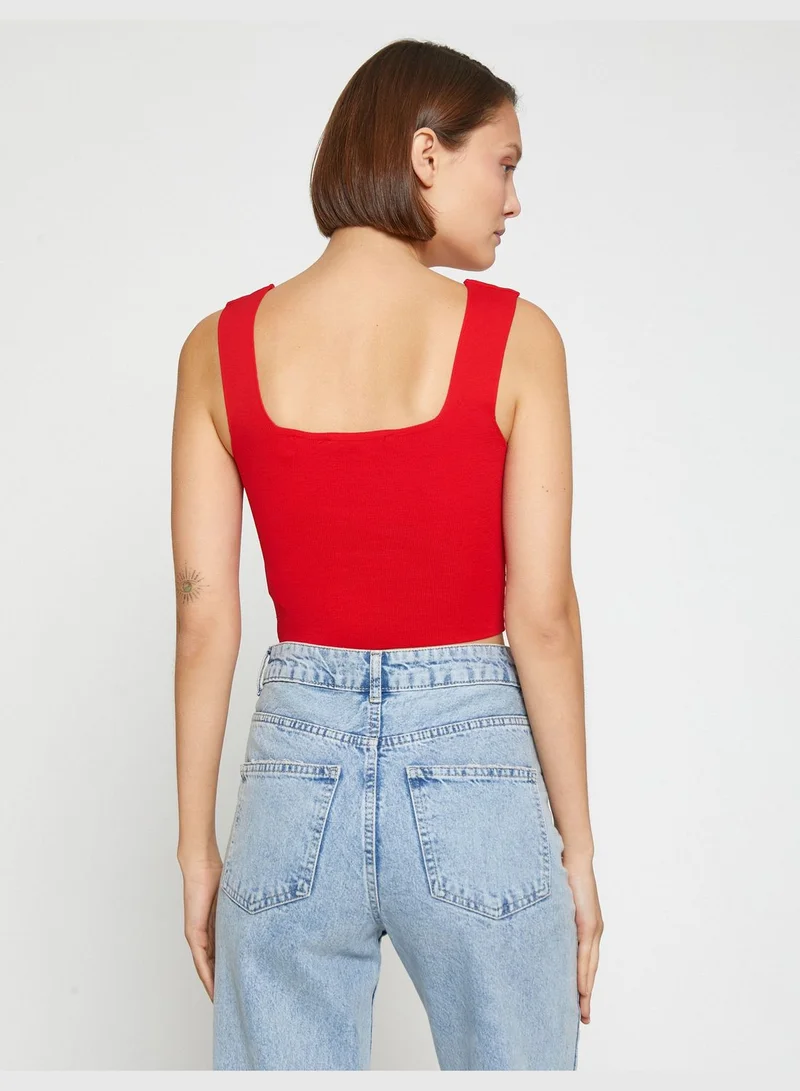 كوتون بلوزة قصيرة بحمالات عريضة وياقة مربعة