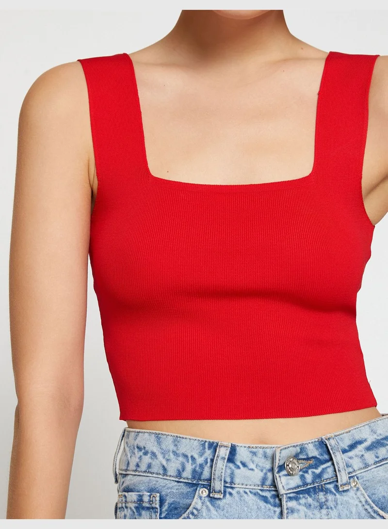 كوتون بلوزة قصيرة بحمالات عريضة وياقة مربعة