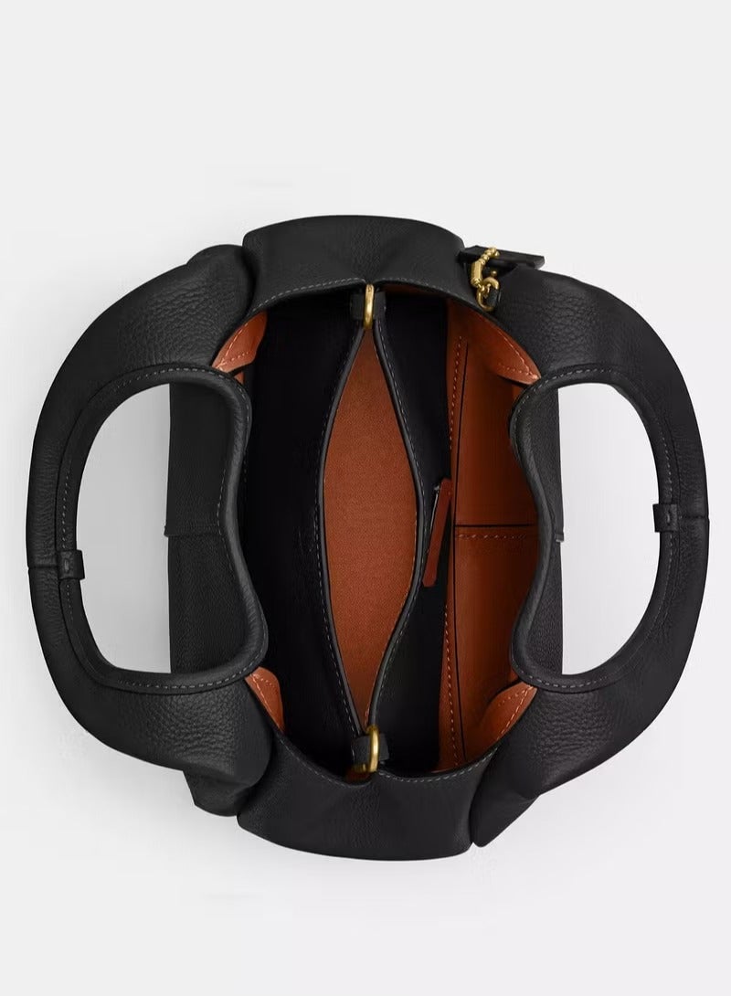 كوتش اوت ليت حقيبة كتف كوتش لانا النسائية 23، حقيبة كروس نسائية، حقيبة توت نسائية، حقيبة يد نسائية، حقيبة سفر نسائية، أسود - Image 4