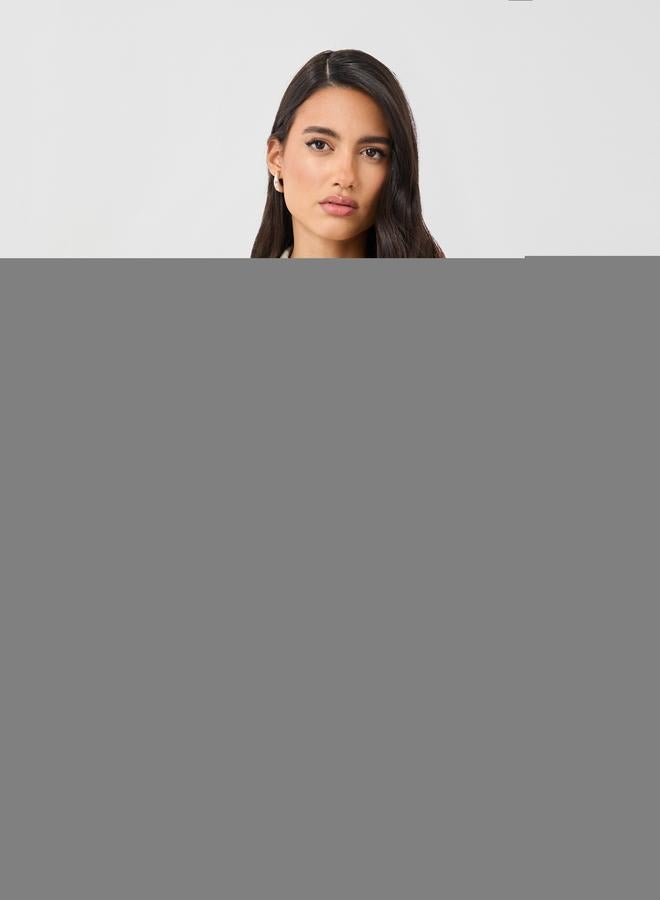 Styli Solid Spread Collar Regular Fit Shirt - Image 1