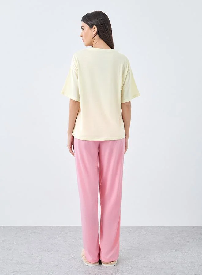 Styli Styli Paris Bow Graphic Drop Shoulder T-Shirt and Pyjama Set