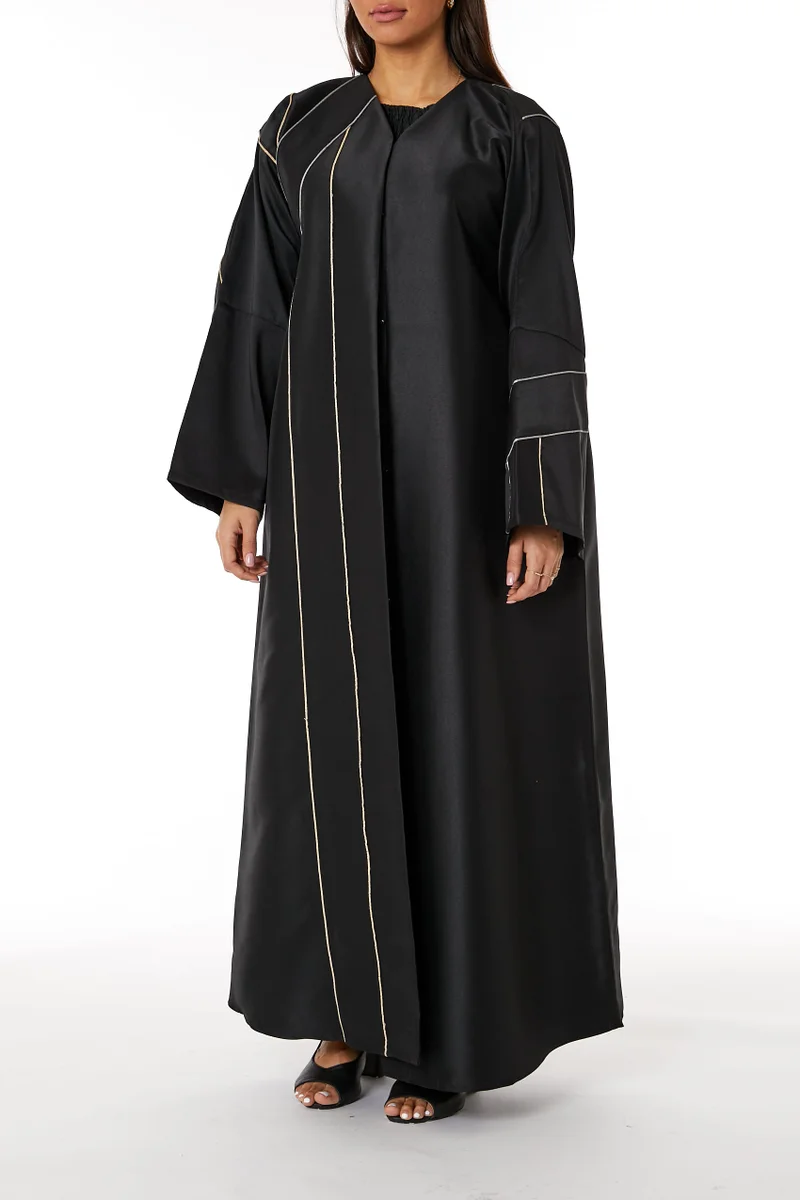 Moistreet Satin V-Neck Contrast Lining Abaya