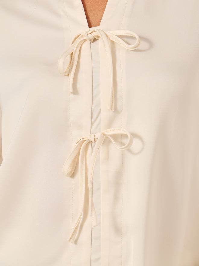 Styli Styli Oversized Spread Collar Shirt with Tie-Up Detail - Image 3