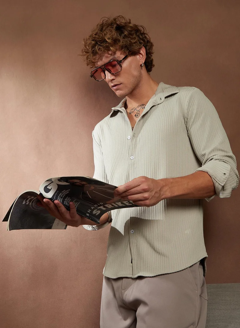 كامبوس سوترا قميص كامبس سوترا رجالي بيج بخطوط حبال ملمسية للاستخدام اليومي بياقة عادية وأكمام طويلة بأزرار