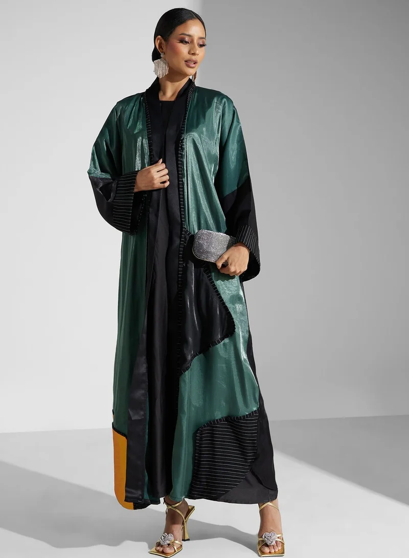 Khizana Color Block Detail Abaya With Sheila