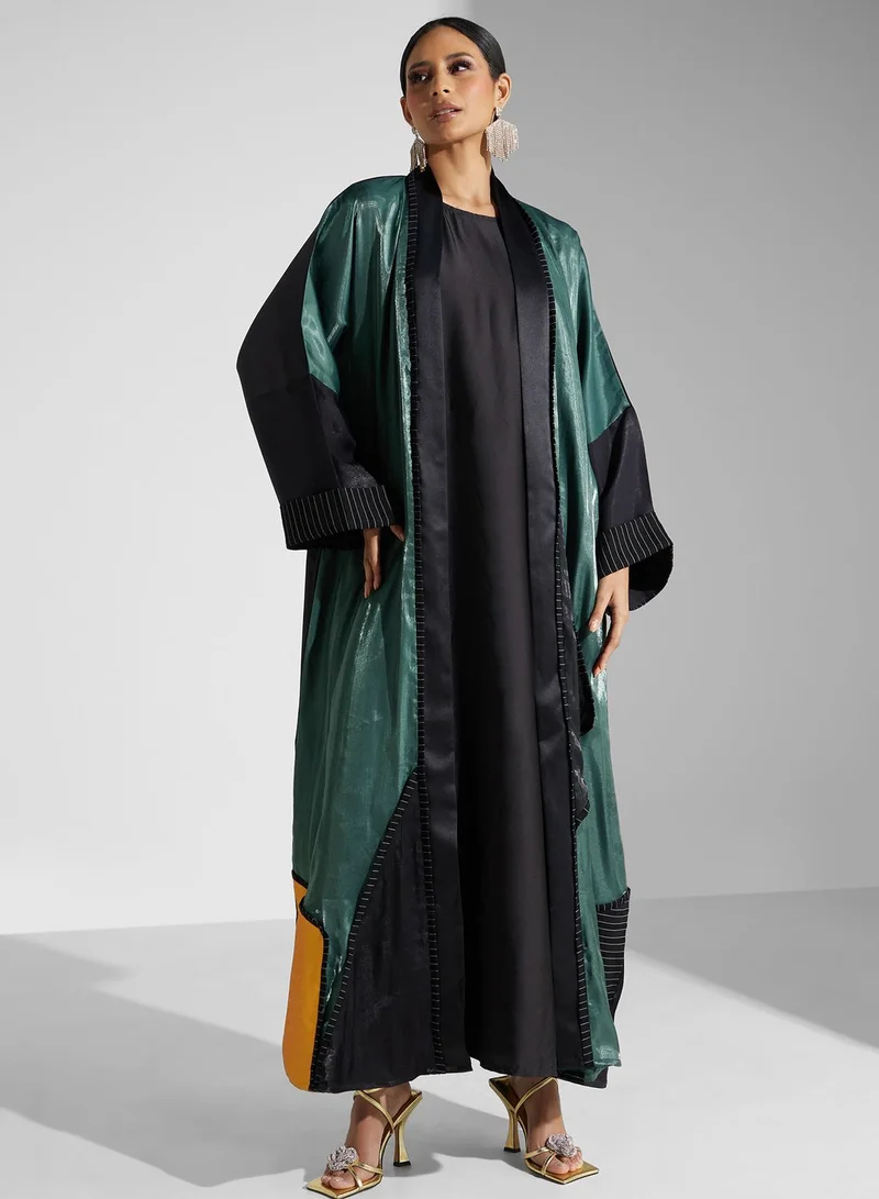 Khizana Color Block Detail Abaya With Sheila