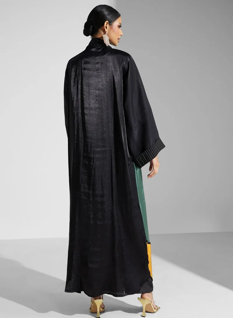 Khizana Color Block Detail Abaya With Sheila