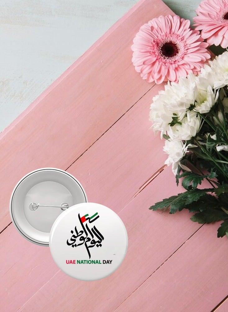 شارة زر اليوم الوطني لدولة الإمارات العربية المتحدة - دبوس بروش على شكل زر خلفي مستدير لهدايا حفلات اليوم الوطني - Image 2