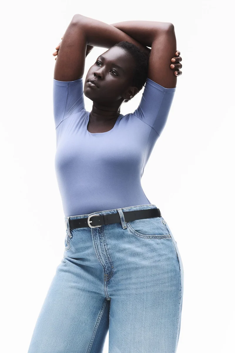 اتش اند ام بلوزة بقبة مربعة