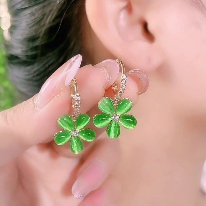 New Autumn and Winter Elegant Goddess Exquisite Fashion Ear Buckle Elegant All-match Golden French Earrings Diamond Shining Earrings 33# green cat's eye stone flower