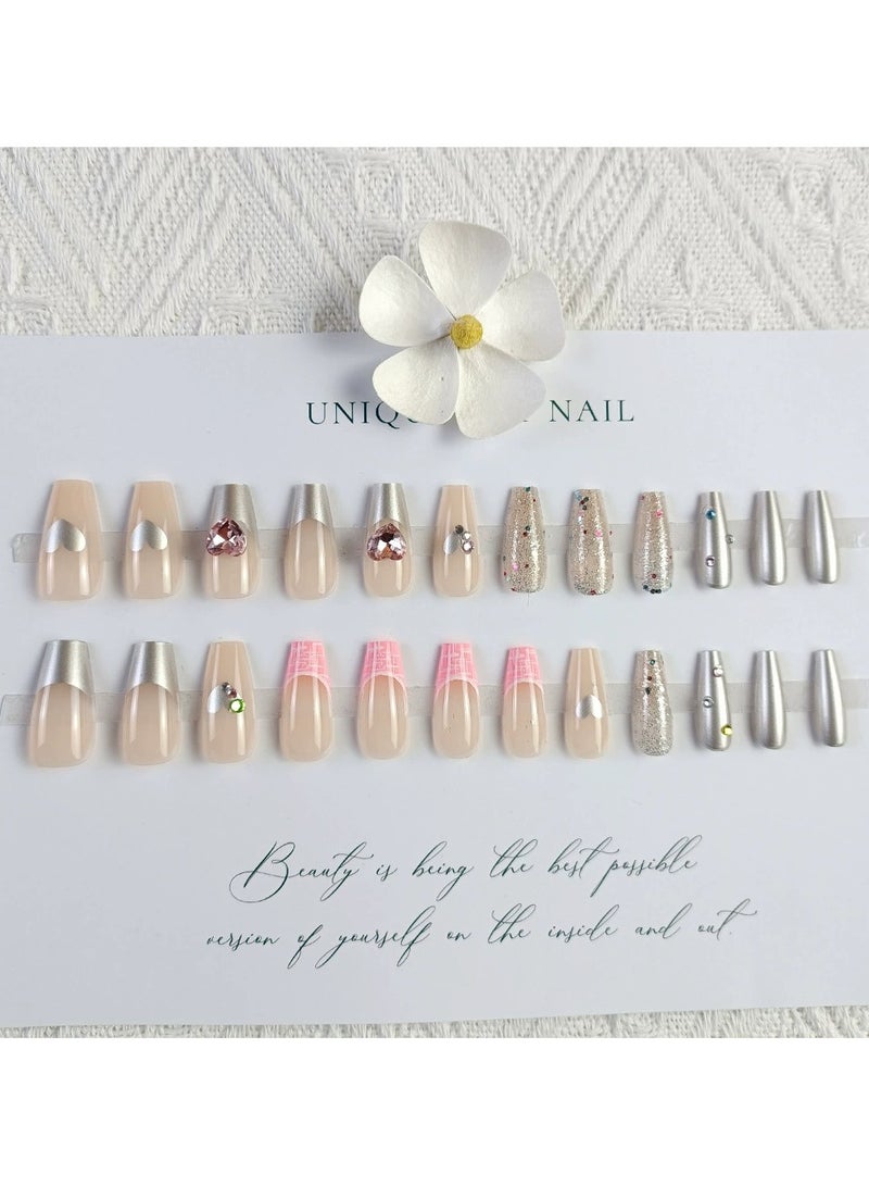 Goolsky أظافر ضغط لطيفة حلوة على شكل قلب وردي مع ألماس - نصائح أظافر قابلة للاستخدام بأسلوب شانيل مزخرفة بمربعات، 24 قطعة قابلة لإعادة الاستخدام، للاستخدام اليومي/الحفلات - Image 3