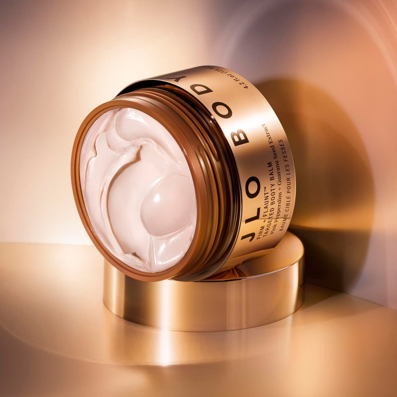 JLO Beauty بلسم جيلو بيوتي المستهدف لشد المؤخرة + إظهار | يشد، يرطب، يحسن مرونة البشرة ويستهدف الذراعين، الخصر، المؤخرة، الوركين والفخذين | 4.2 أونصة - Image 3