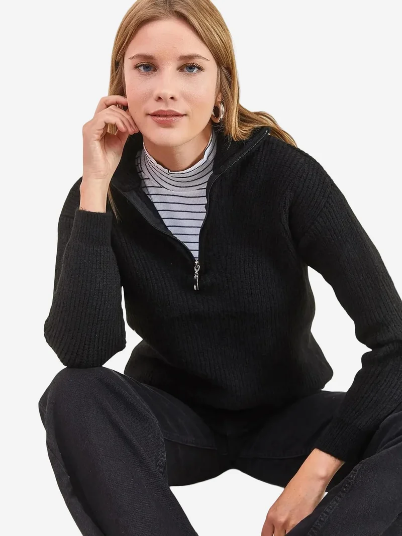 بيانكو لوتشي كنزة صوفية كبيرة الحجم من لوتشي بياقة بسحاب